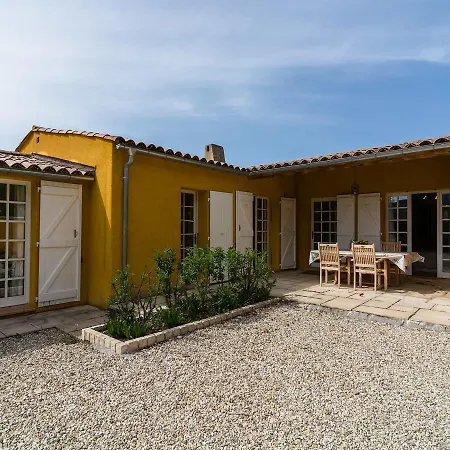 Villa Les Romarins 10 *